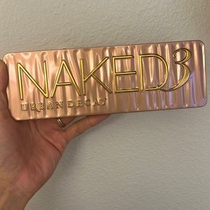 Urban Decay Naked 3 eyeshadow palette